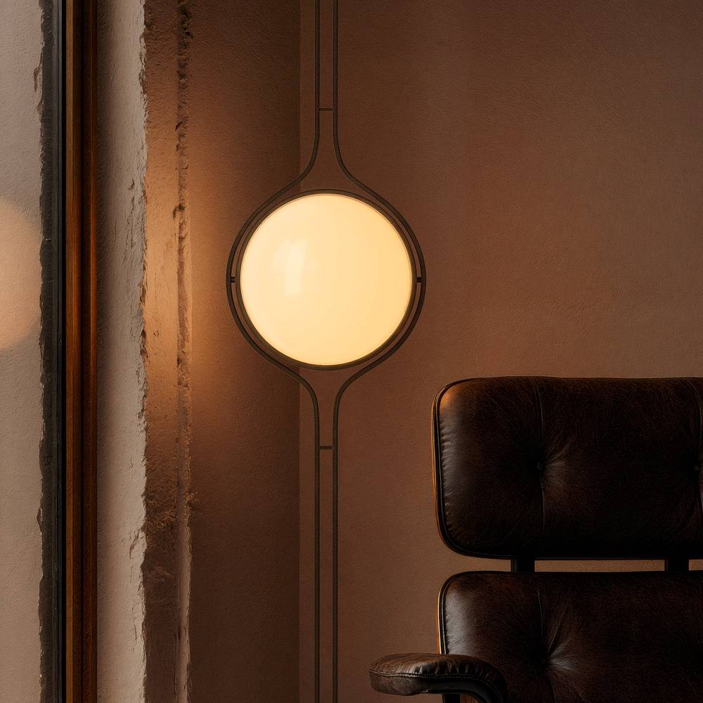 Zuru Floor To Ceiling Lamp - Open Box, bulb and socket detail